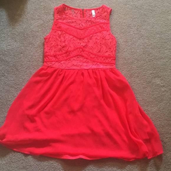 Dress - Picture 1 of 3